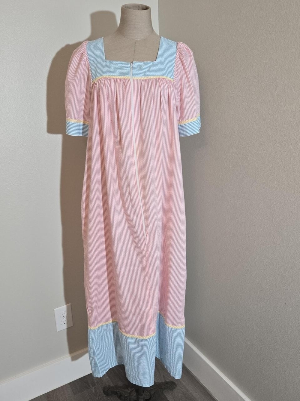 Amanda Stewart Pink Blue Striped Zip Up House Dress Lounger Small